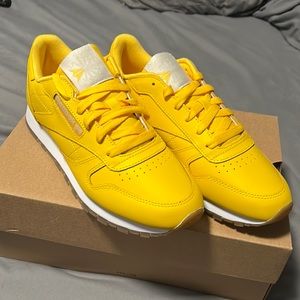 Women’s Classic Leather Reebok - Yellow